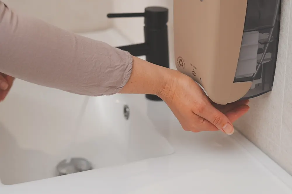 Automatski dispenzeri sapuna i ubrusa, manje bakterija, više sigurnosti