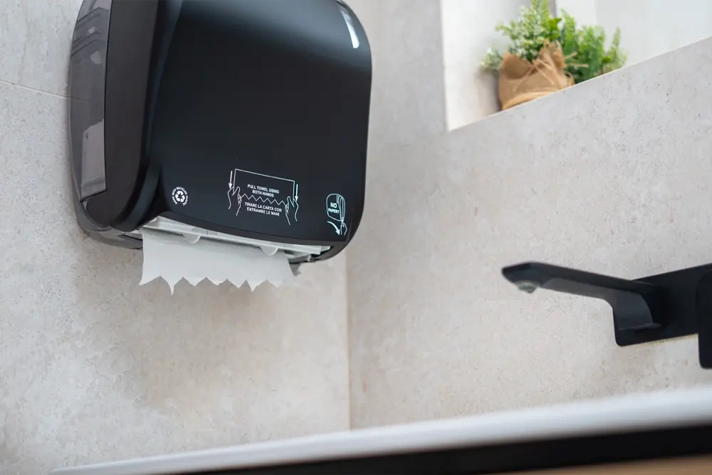 Autocut dispenzeri za kontrolisanu potrošnju - Kako su kompanije u Srbiji smanjile potršnju papirne konfekcije