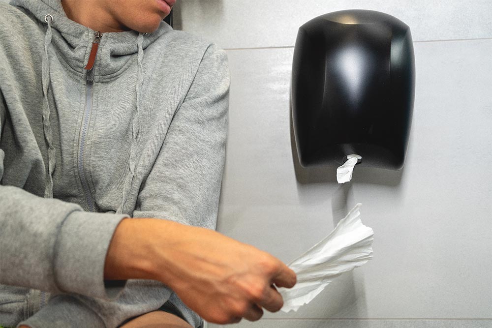 Dispenzer za toalet papir sa centralnim izvlačenjem