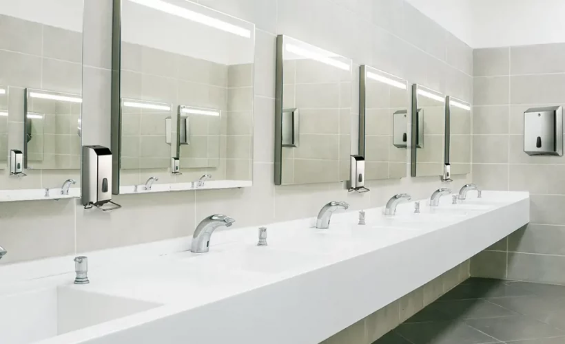 Antivandal dispenzeri u poslovnim objektima: Zbog čega bi trebalo da ih nabavite - Inox dispenzer za tečni sapun i inox dipenzer za ubruse - Luu