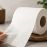 Mekani beli toalet papir na drvenom postolju - Mekoća toalet papira - Luu